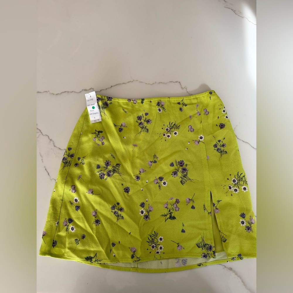 Aritzia skirt NWT